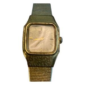 Vintage 70s Seiko Quartz Watch Gold Tone Metal Bracelet